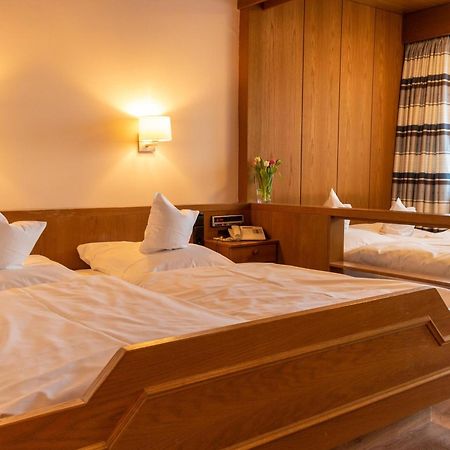Loßburg Landgasthof Hotel Hirsch מראה חיצוני תמונה