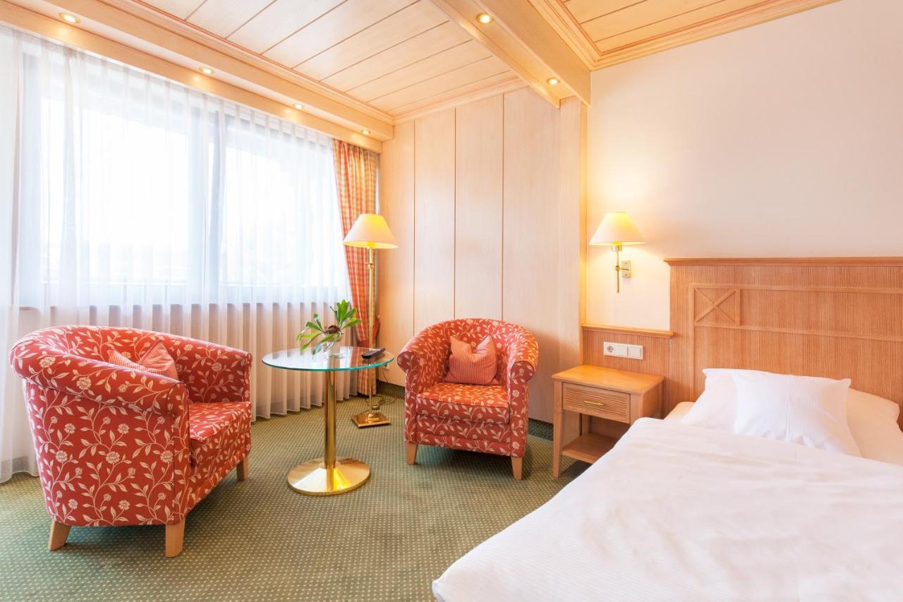 Loßburg Landgasthof Hotel Hirsch מראה חיצוני תמונה
